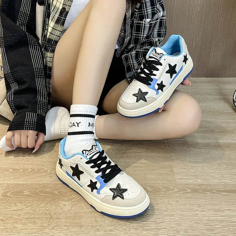 Contrast Star Round Toe Athletic Sneakers - Tredona LLC