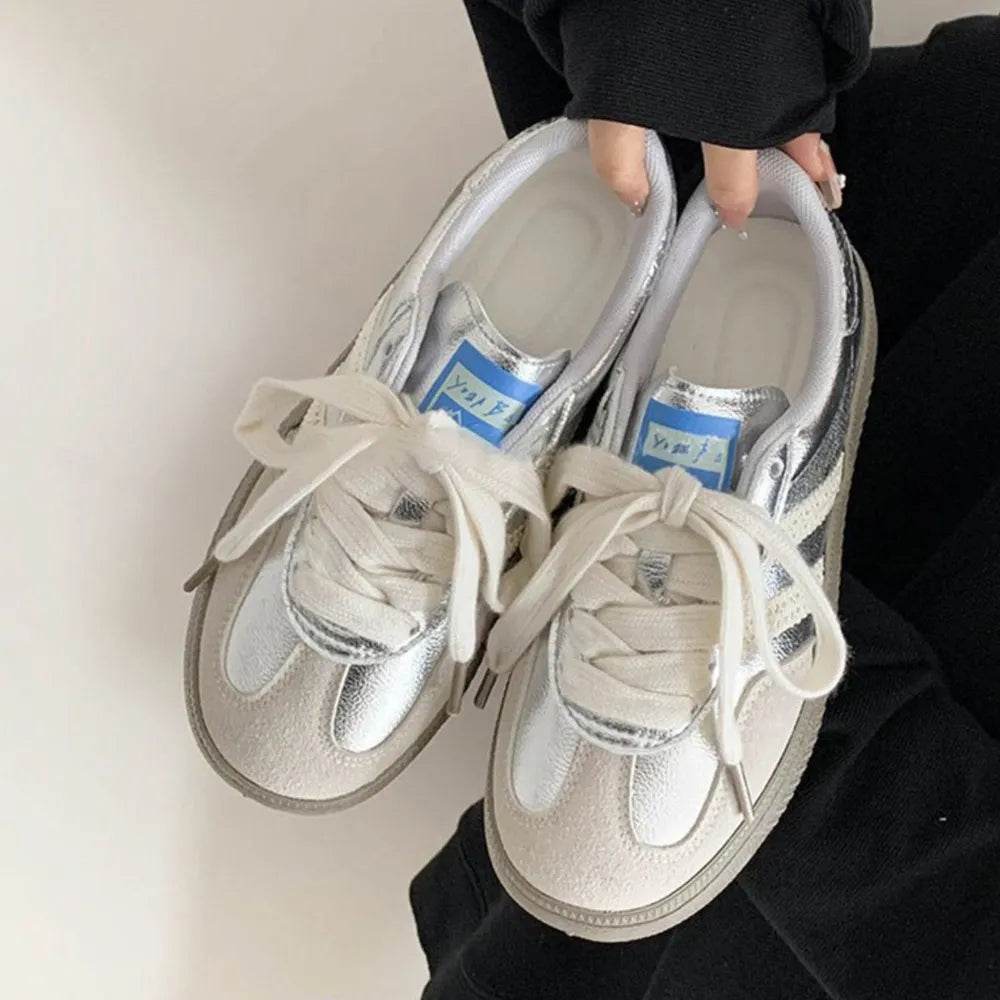 Contrast Round Toe Flat Sneakers - Tredona LLC