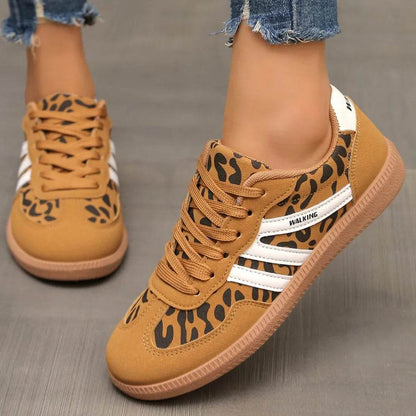 Contrast Lace Up Round Toe Sneakers - Tredona LLC
