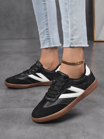 Contrast Round Toe Sneakers - Tredona LLC