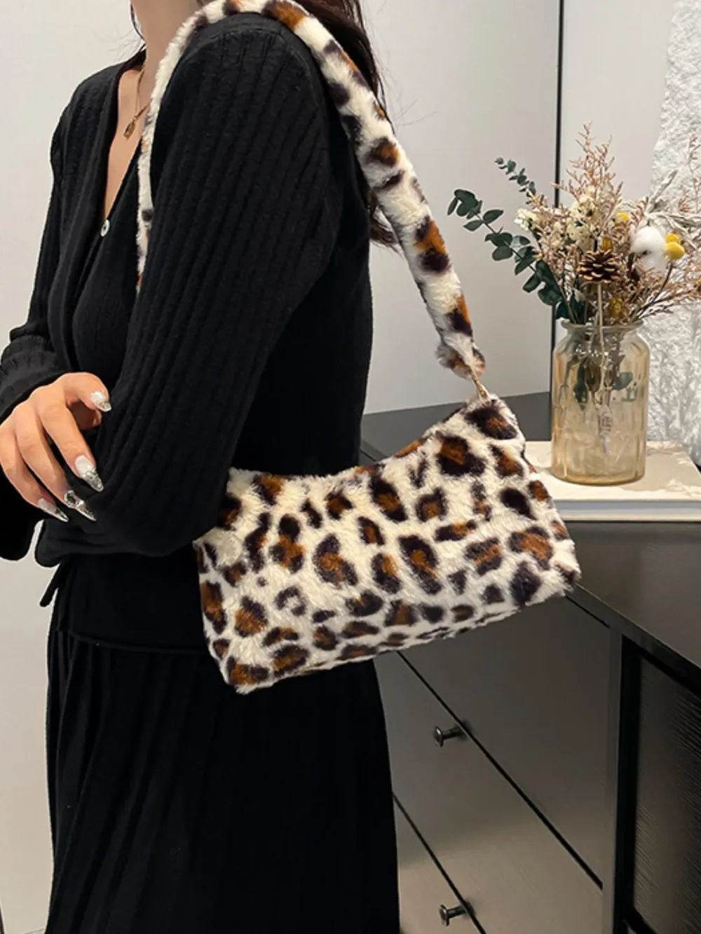 Leopard Fluff Shoulder Bag - Tredona LLC