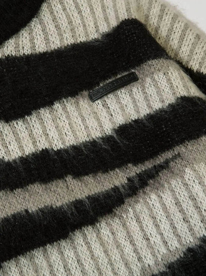 Men's Oversized Contrast Striped Round Neck Sweater - Tredona LLC