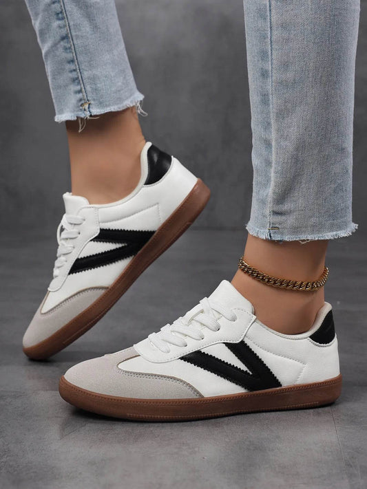 Contrast Round Toe Sneakers - Tredona LLC