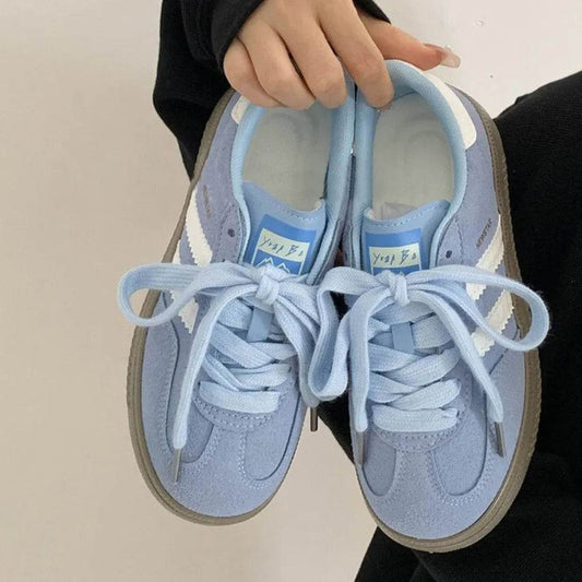 Contrast Round Toe Flat Sneakers - Tredona LLC