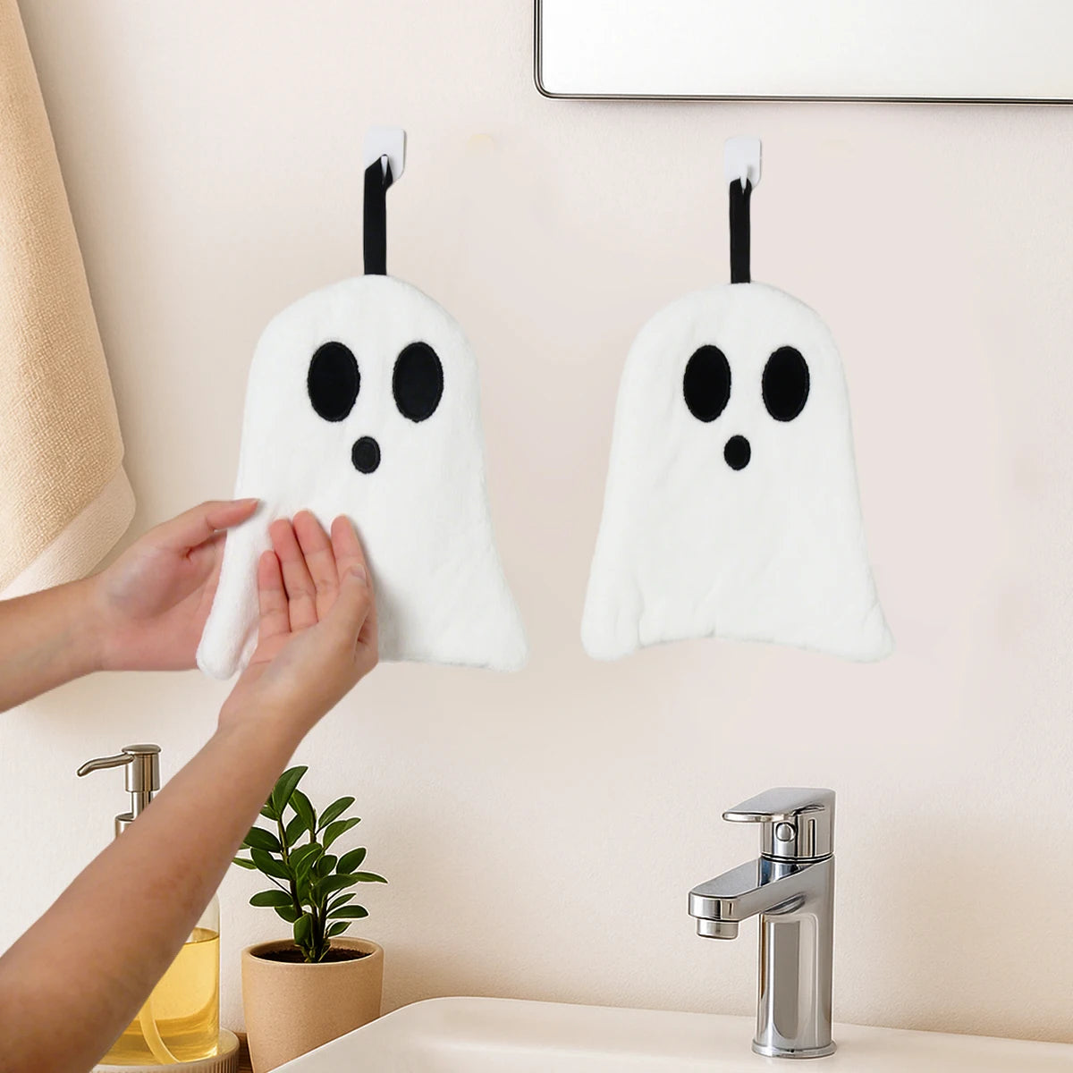 2pcs Black Cat Hand Towel Cute Handkerchief Towels Halloween Decoration 2025 Kitchen Towels for Hands Super Absorbent Towel