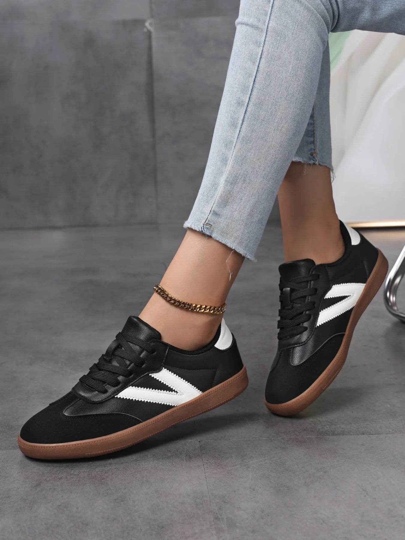 Contrast Round Toe Sneakers - Tredona LLC