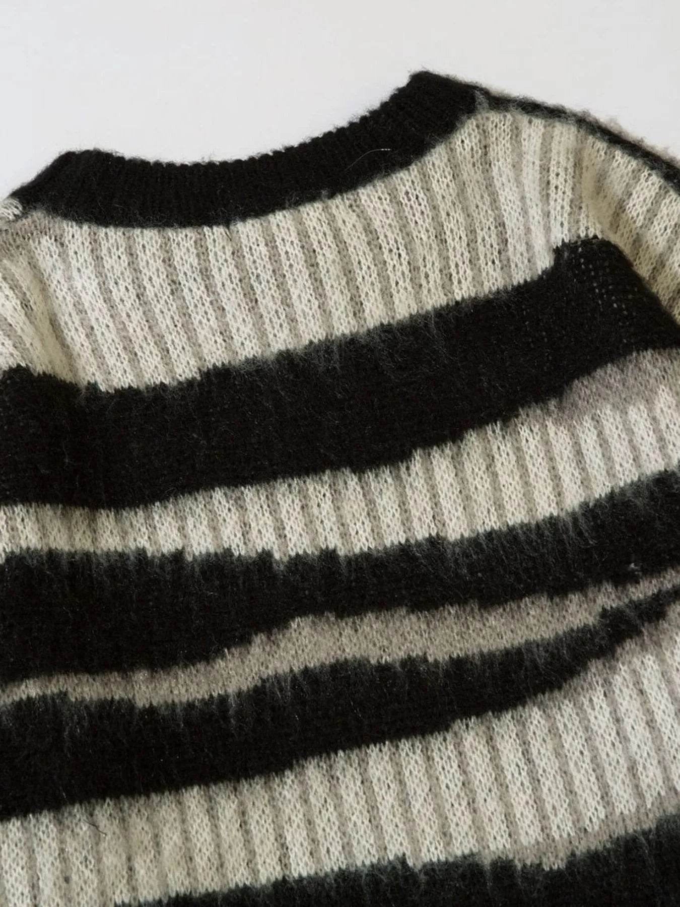 Men's Oversized Contrast Striped Round Neck Sweater - Tredona LLC