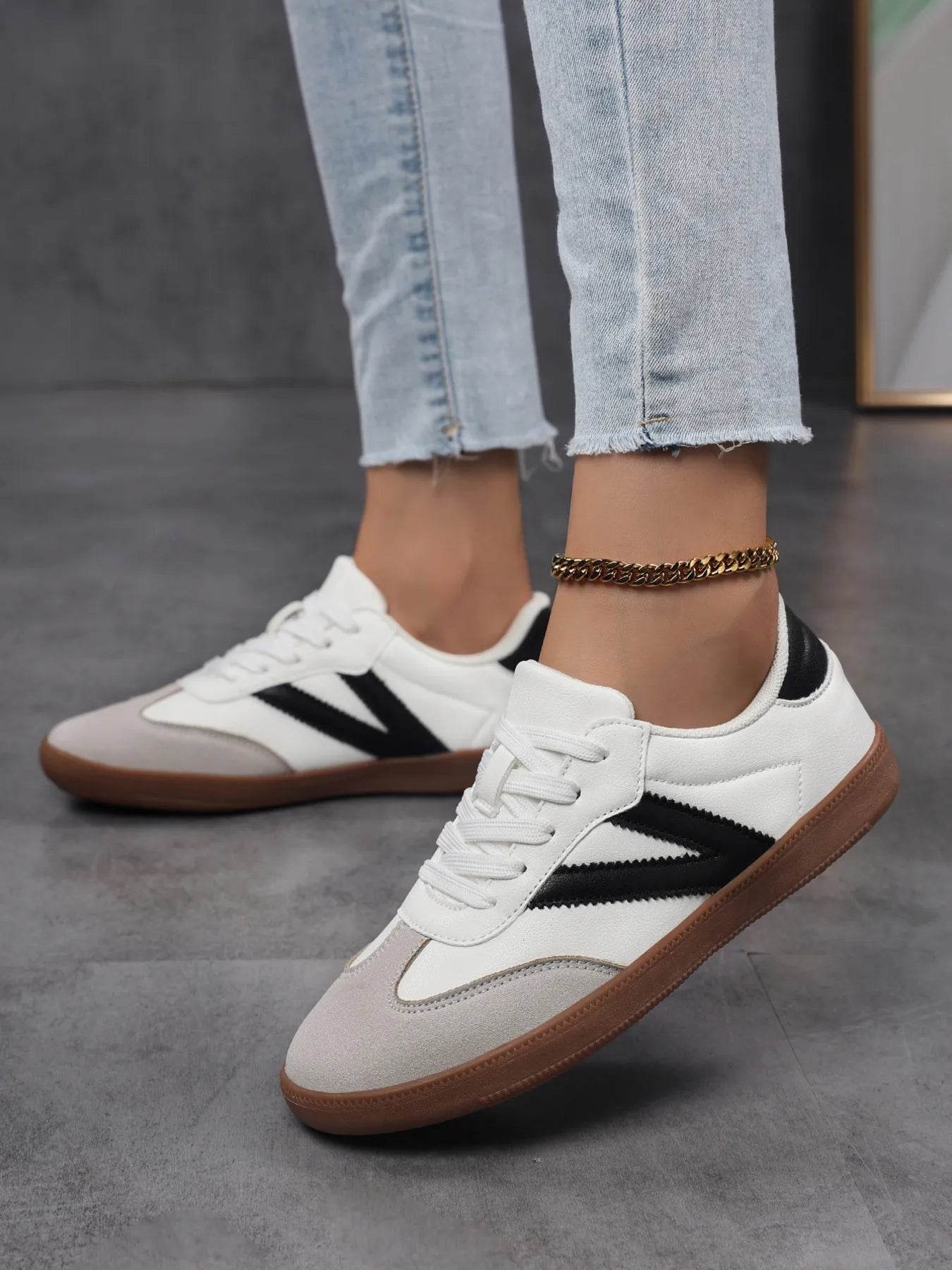 Contrast Round Toe Sneakers - Tredona LLC