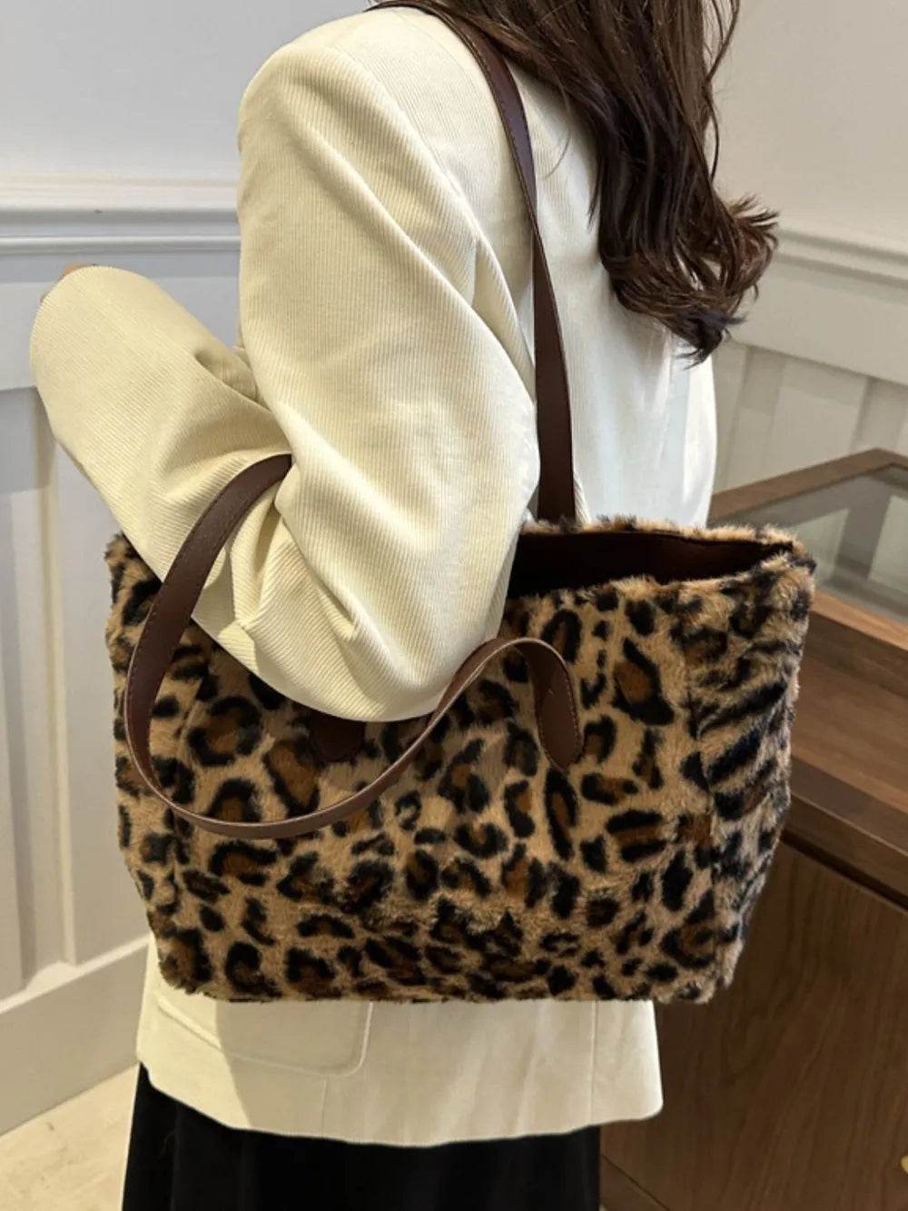 Leopard Fluff Tote Bag - Tredona LLC